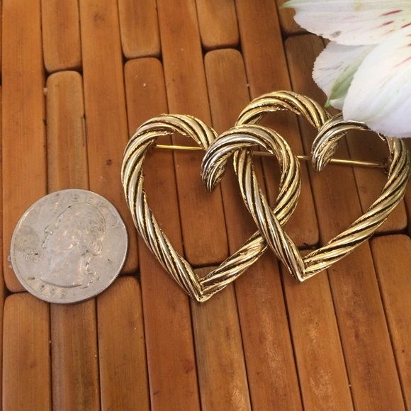 Vintage 80s Interlocking Love Brooch💗 - Picture 3 of 4